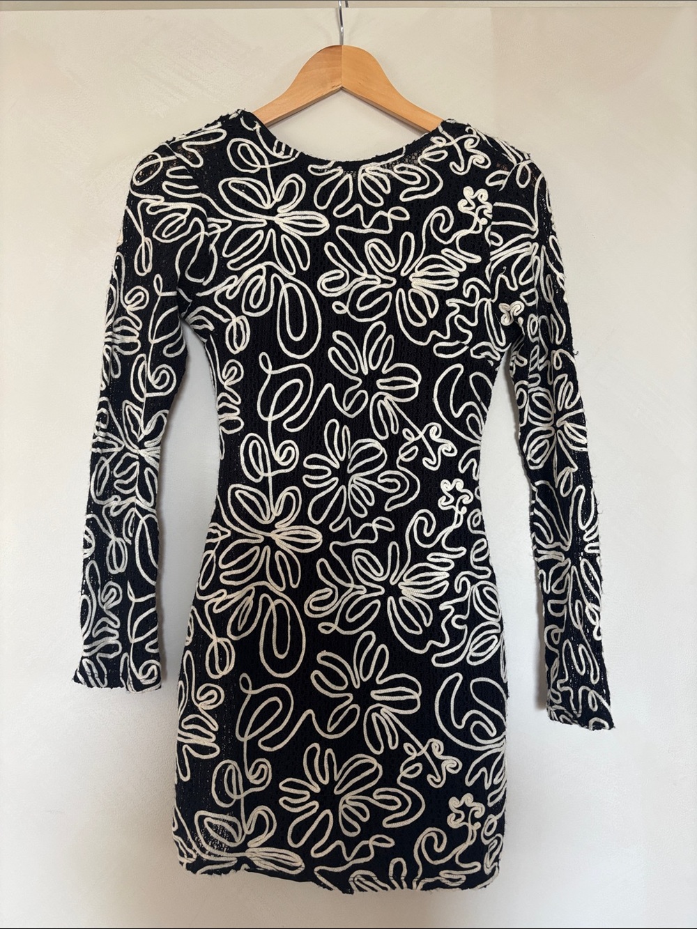 Black & White Floral-Loop Long Sleeve Knit Dress. Never worn!